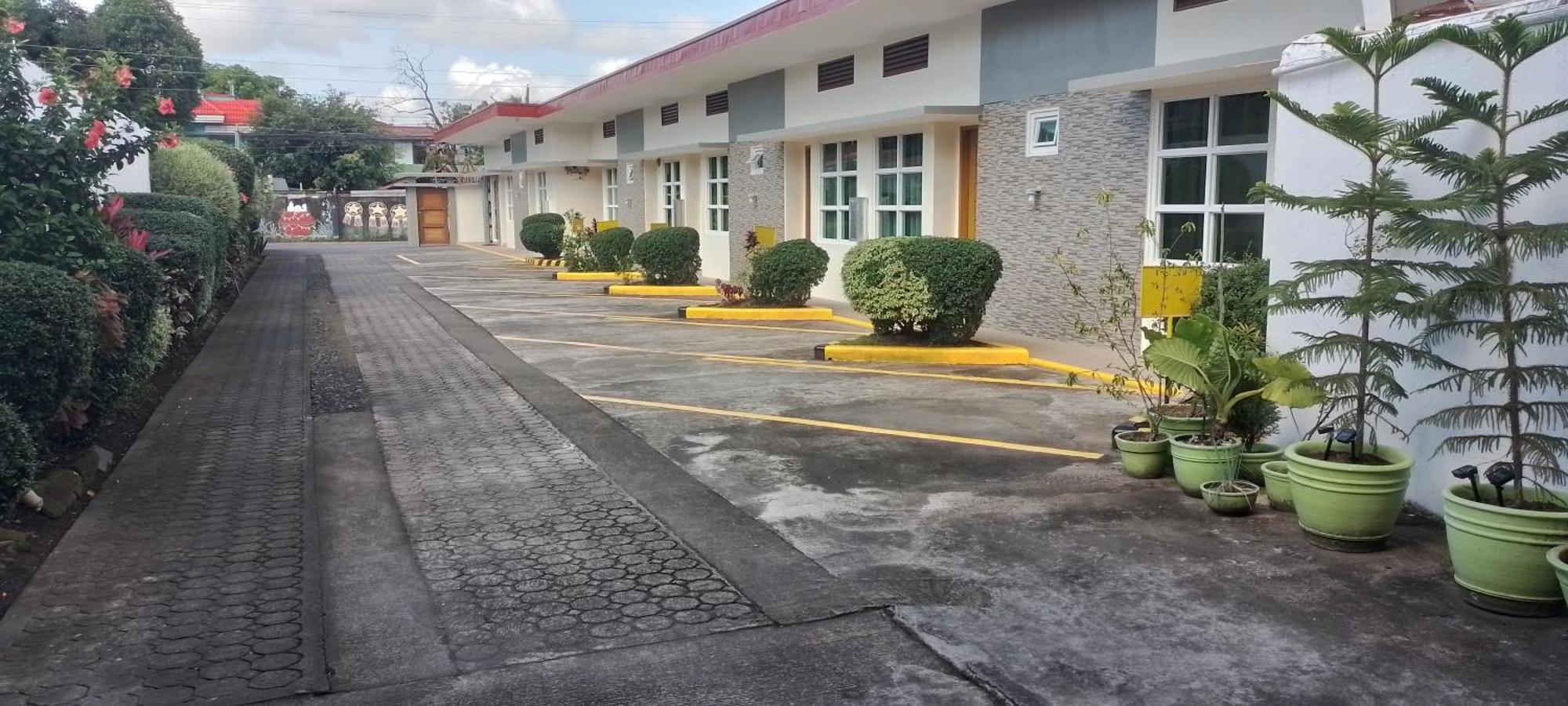 Alinchlo Hotel ليغاسبي المظهر الخارجي الصورة